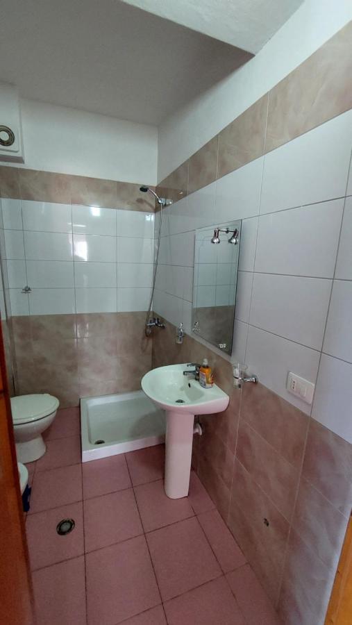 Sweetview 2-Bedroom Apartment With 3 Balcony Seaview Vlorë Eksteriør bilde